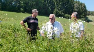 Albert Löhner informiert sich über Blaue Himmelsleiter im Deusmaurer Moor